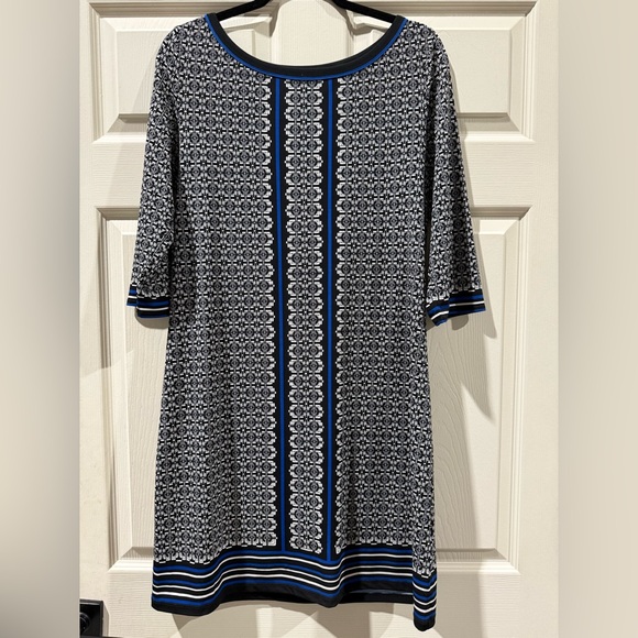 Max Studio Dresses & Skirts - Max Studio Geometric Black and White Dress with Blue Highlights
